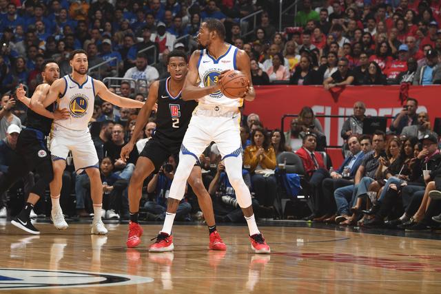 伤病所困！穆西亚拉身价1年暴跌4000万剩1亿，伤缺超230天赛季5球