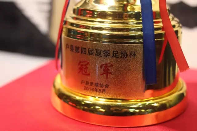 舞台翻车也真诚：曹格把尴尬变成笑点
