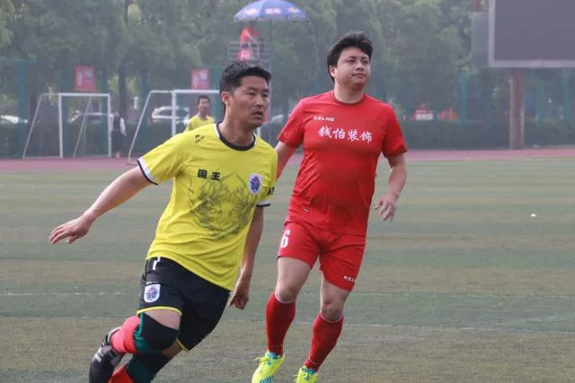 解说晒粤BA大合照：名宿阵容加纯正现役后卫徐杰 世界前八没问题